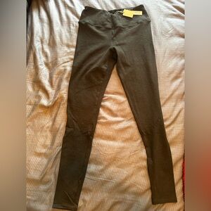 NWT! SKIMS Leggings